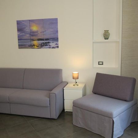 Karina, To The Beach With Terrace And Private Parking Savona Exterior foto