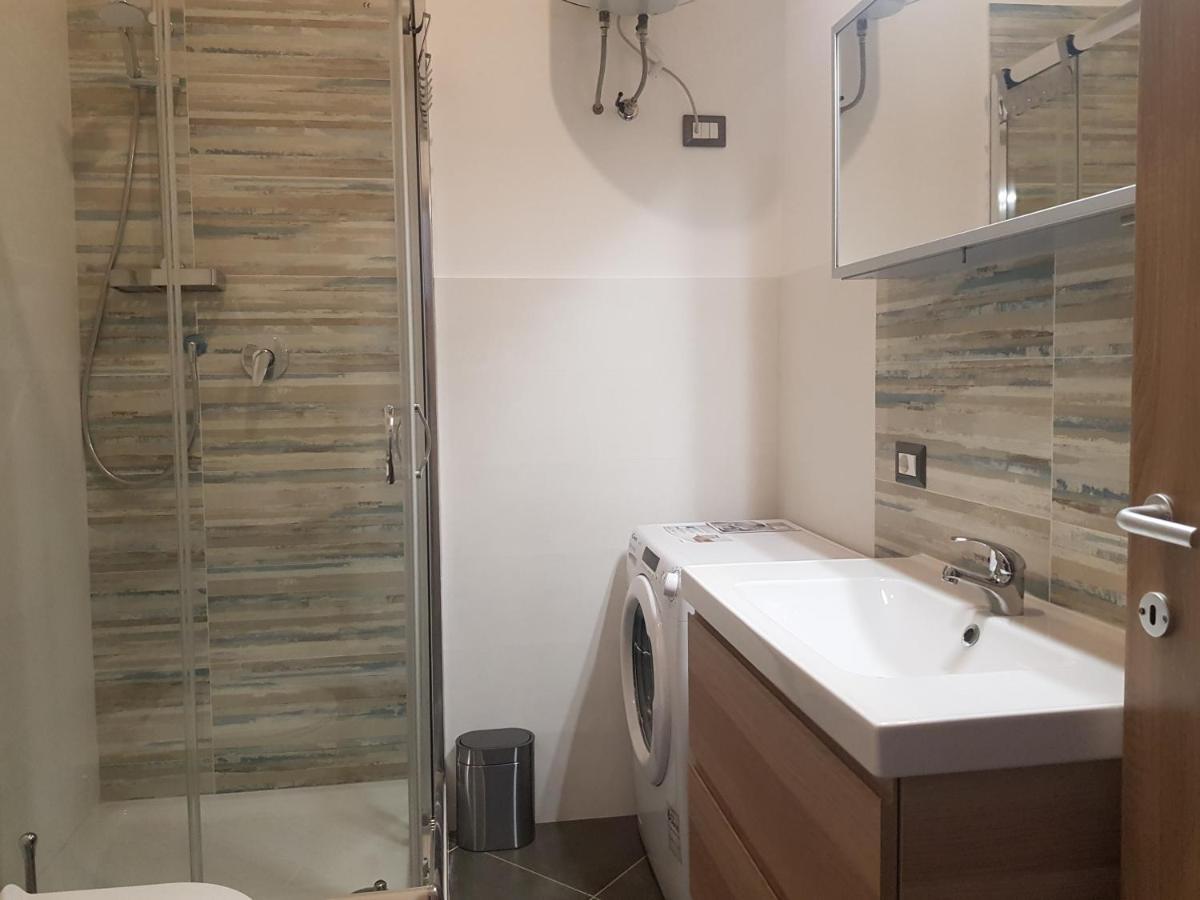 Karina, To The Beach With Terrace And Private Parking Savona Exterior foto